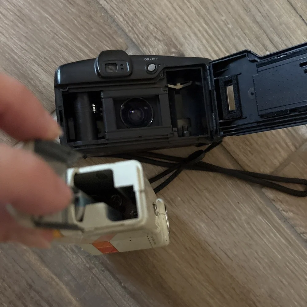 Minolta Freedom Zoom 70EX Point & Shoot 35mm Film & ITT Fashion Flash For  Parts